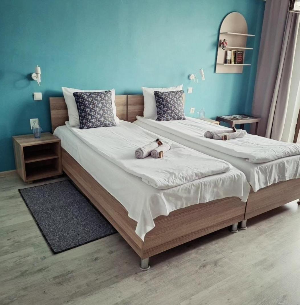 Bo'S Place Saints Constantine and Helena Bagian luar foto