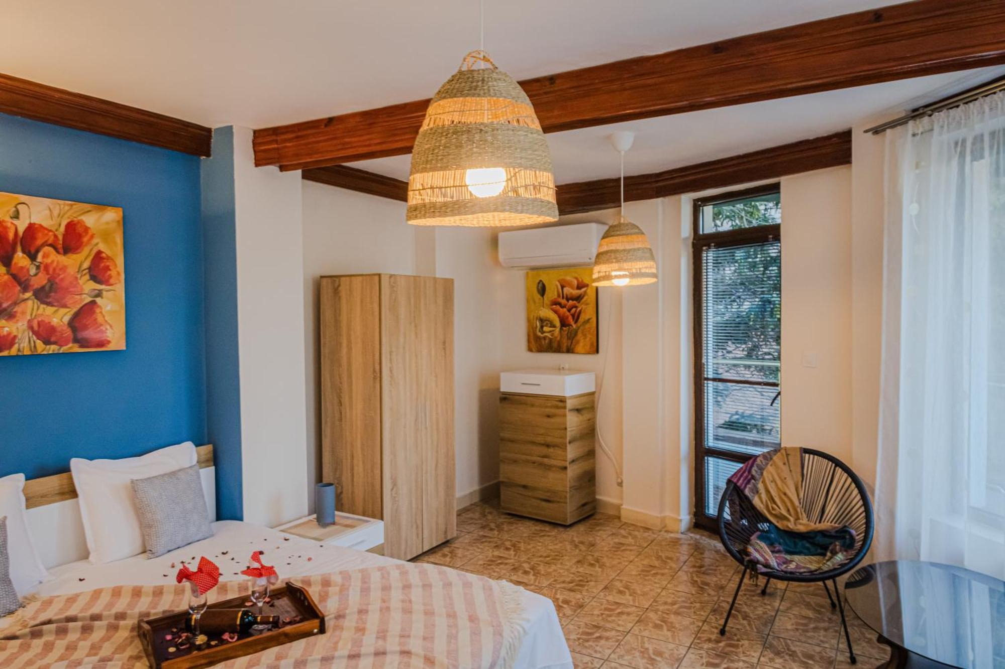 Bo'S Place Saints Constantine and Helena Bagian luar foto